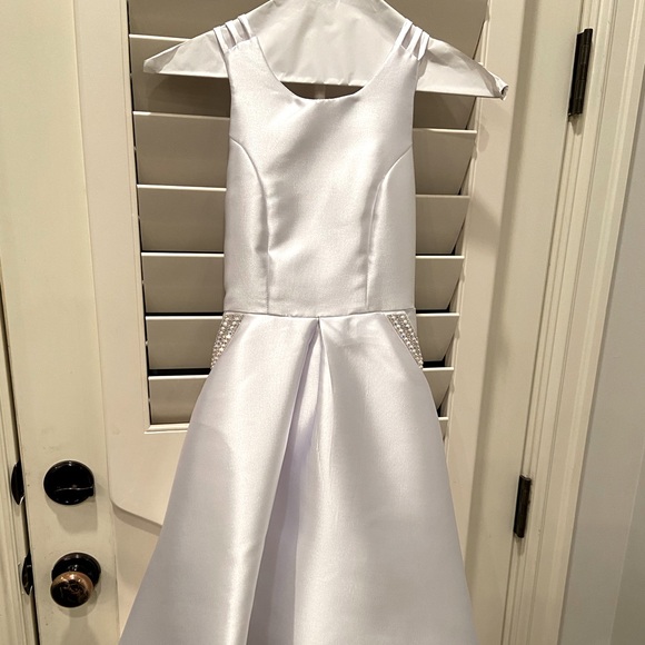 White Satin Hi-lo dress with pockets - Picture 1 of 4